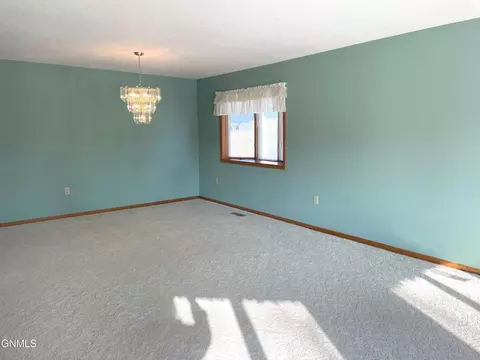 749 3rd St N, Carrington, ND 58421 photo 14