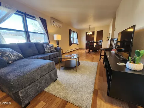 203 E Avenue C E, Bismarck, ND 58501 photo 11