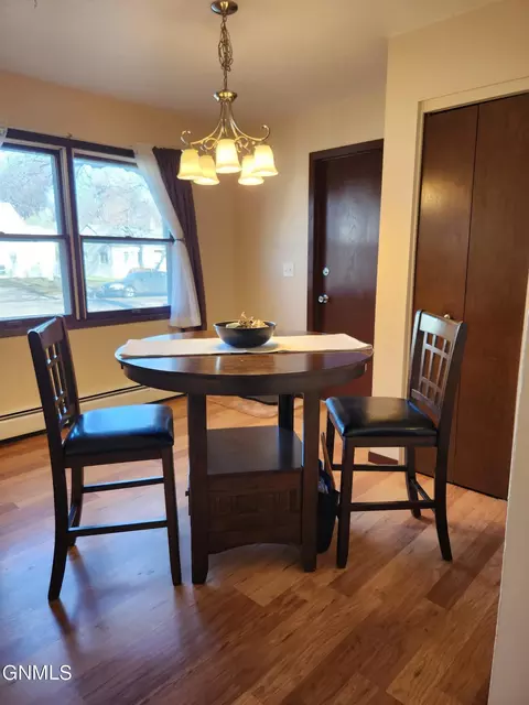 203 E Avenue C E, Bismarck, ND 58501 photo 2