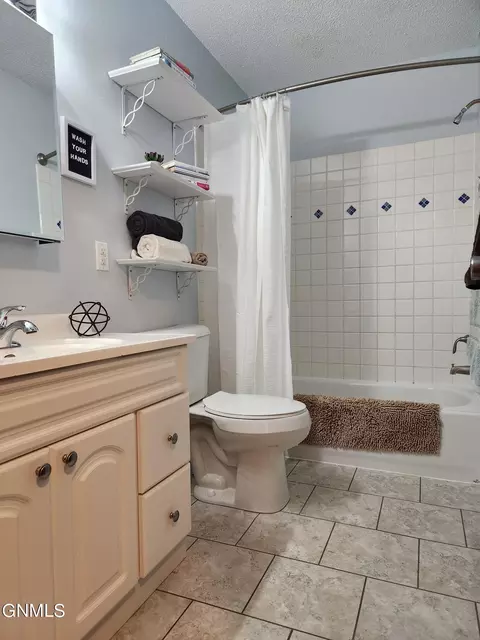 203 E Avenue C E, Bismarck, ND 58501 photo 19