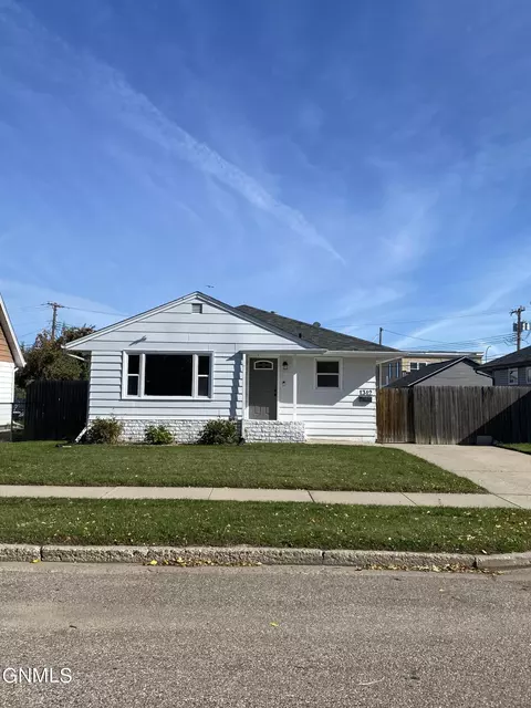 1312 3rd Ave W, Williston, ND 58801