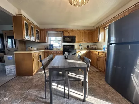 209 5th Ave, Edgeley, ND 58433 photo 17