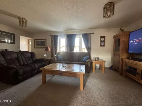 209 5th Ave, Edgeley, ND 58433 photo 7