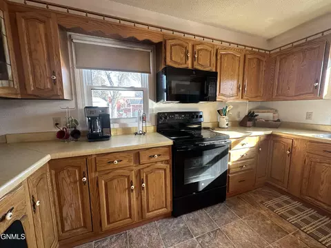 209 5th Ave, Edgeley, ND 58433 photo 20