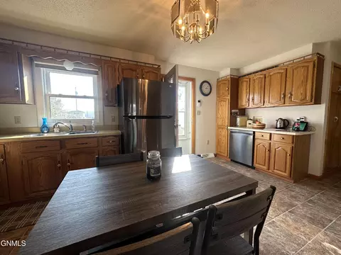 209 5th Ave, Edgeley, ND 58433 photo 23