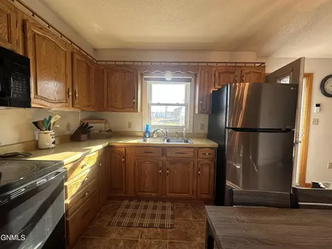 209 5th Ave, Edgeley, ND 58433 photo 22