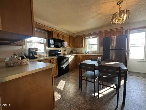209 5th Ave, Edgeley, ND 58433 photo 18