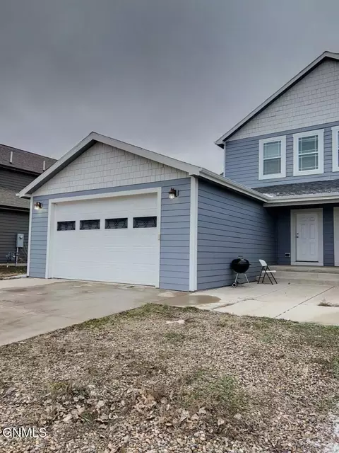 300 4th Ave SE, Arnegard, ND 58835