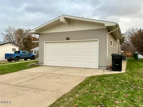 801 12th St W, Williston, ND 58801 photo 3