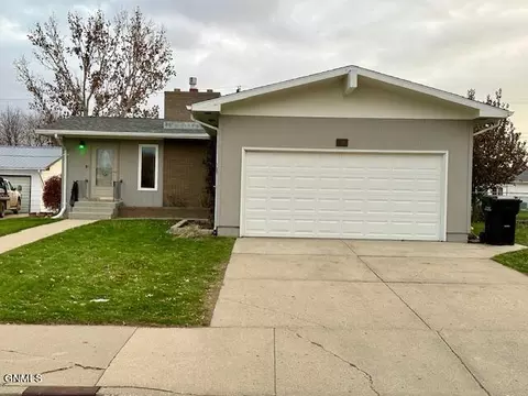 801 12th St W, Williston, ND 58801 photo 2