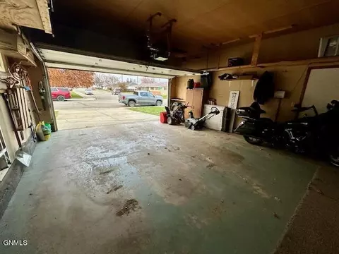 801 12th St W, Williston, ND 58801 photo 27