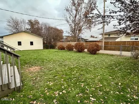 801 12th St W, Williston, ND 58801 photo 4