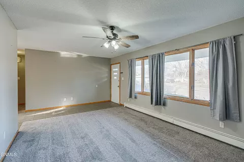 1505 Sunset Dr, Mandan, ND 58554 photo 5