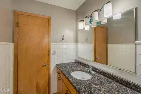 1505 Sunset Dr, Mandan, ND 58554 photo 13