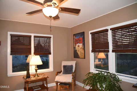 204 9th Ave NW, Mandan, ND 58554 photo 9