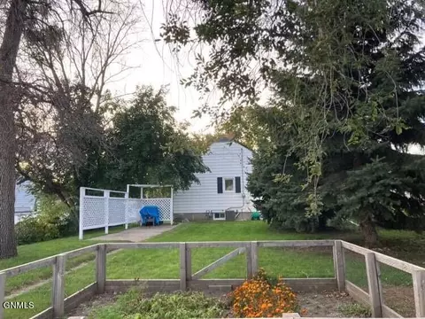 204 9th Ave NW, Mandan, ND 58554 photo 22