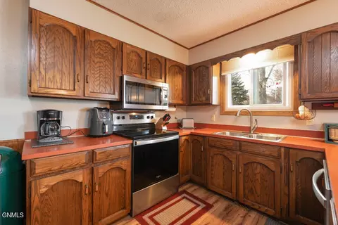 1709 14th Ave SE, Mandan, ND 58554 photo 9