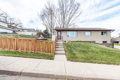 1709 14th Ave SE, Mandan, ND 58554 photo 3