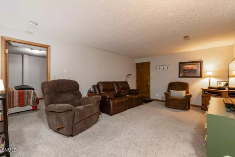 1709 14th Ave SE, Mandan, ND 58554 photo 17