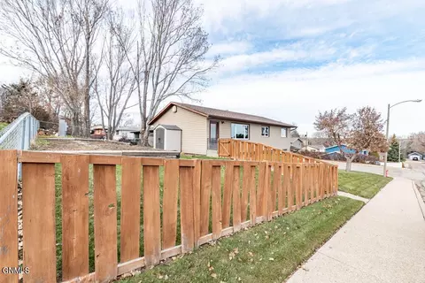 1709 14th Ave SE, Mandan, ND 58554 photo 4
