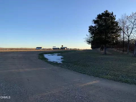 3625 14b St NW, Garrison, ND 58540