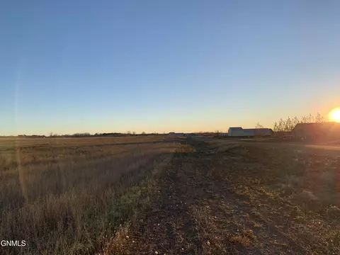3645 14b St NW, Garrison, ND 58540