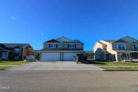 3206 Dortmund Dr, Bismarck, ND 58504