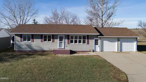 1155 Blackstone Ln, Beulah, ND 58523