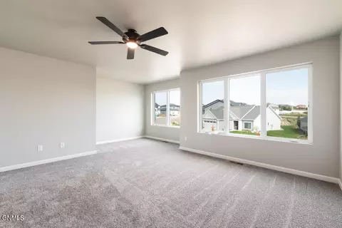 4816 Cornice Loop, Bismarck, ND 58503 photo 17