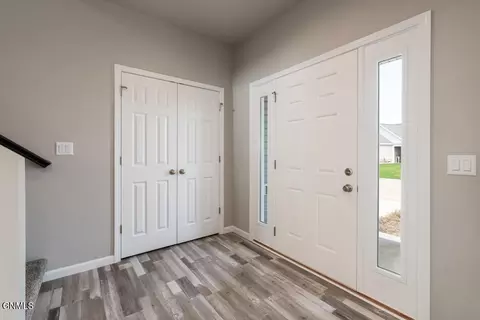 4816 Cornice Loop, Bismarck, ND 58503 photo 2