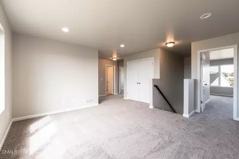 4816 Cornice Loop, Bismarck, ND 58503 photo 14