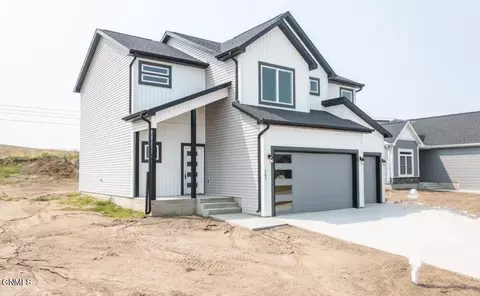 503 Cobblestone Loop SW, Mandan, ND 58554 photo 3