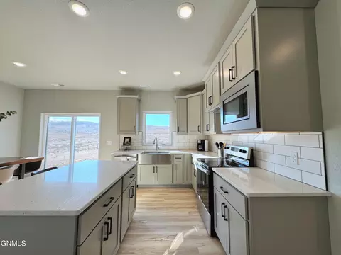 503 Cobblestone Loop SW, Mandan, ND 58554 photo 15