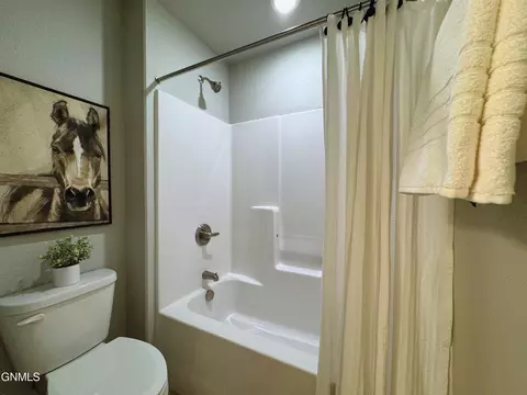 503 Cobblestone Loop SW, Mandan, ND 58554 photo 30