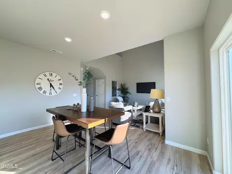 503 Cobblestone Loop SW, Mandan, ND 58554 photo 11