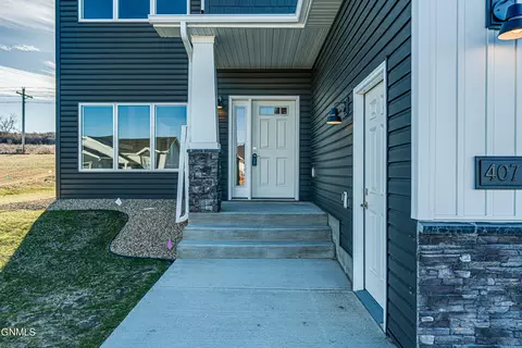 407 Cobblestone Loop SW, Mandan, ND 58554 photo 40