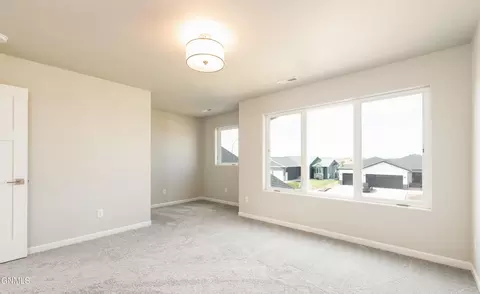 407 Cobblestone Loop SW, Mandan, ND 58554 photo 22