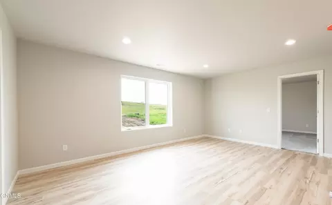 407 Cobblestone Loop SW, Mandan, ND 58554 photo 27