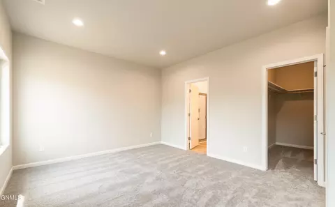 407 Cobblestone Loop SW, Mandan, ND 58554 photo 16