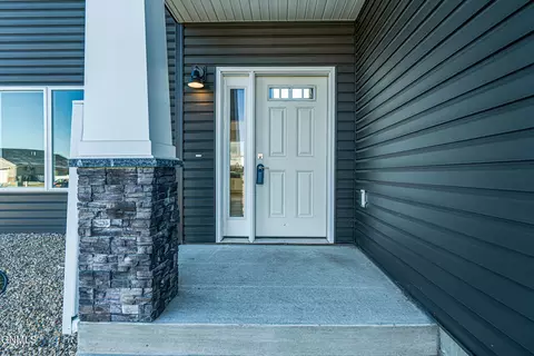 407 Cobblestone Loop SW, Mandan, ND 58554 photo 42