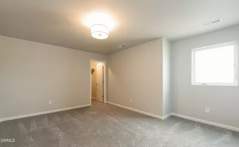 407 Cobblestone Loop SW, Mandan, ND 58554 photo 26