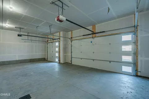 407 Cobblestone Loop SW, Mandan, ND 58554 photo 29