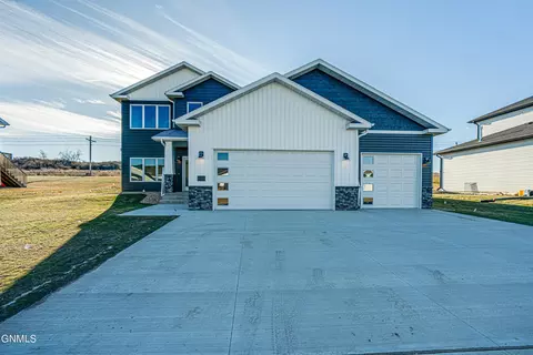 407 Cobblestone Loop SW, Mandan, ND 58554 photo 36