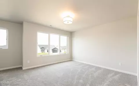 407 Cobblestone Loop SW, Mandan, ND 58554 photo 21