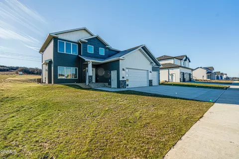 407 Cobblestone Loop SW, Mandan, ND 58554 photo 35