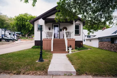 710 3rd Ave NE, Jamestown, ND 58401