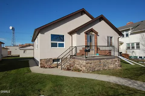 419 2nd Ave SE, Sidney, MT 59270