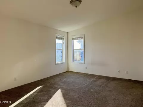 13842 Stanley St, Williston, ND 58801 photo 10