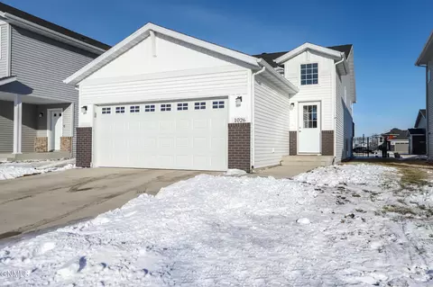 1026 Eaglewood Ave W, West Fargo, ND 58078