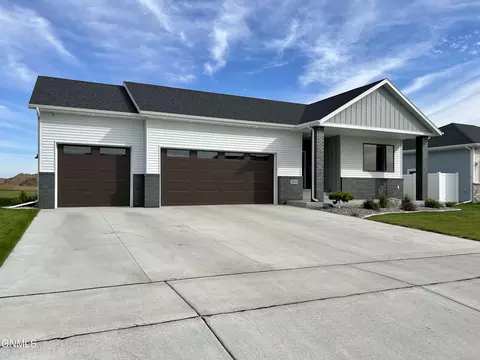 3803 Silver Blvd, Bismarck, ND 58503